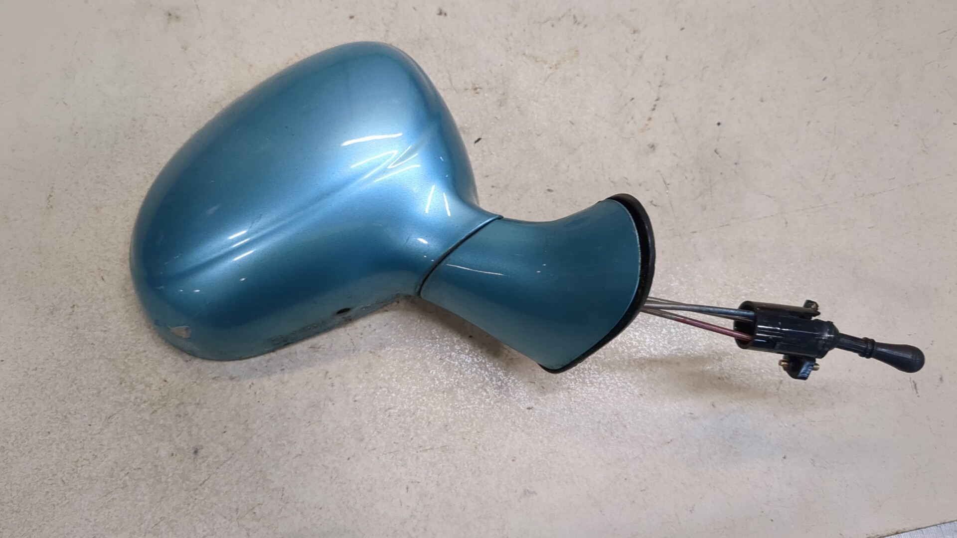 Зеркало правое электрическое