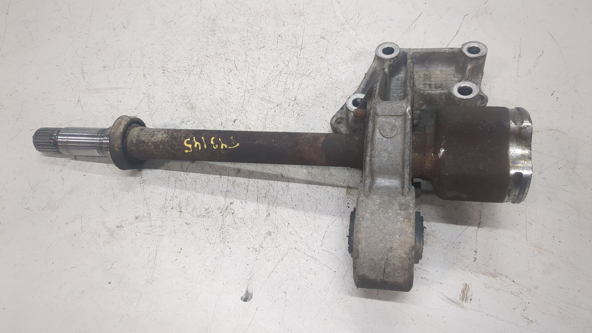 Полуось передняя правая