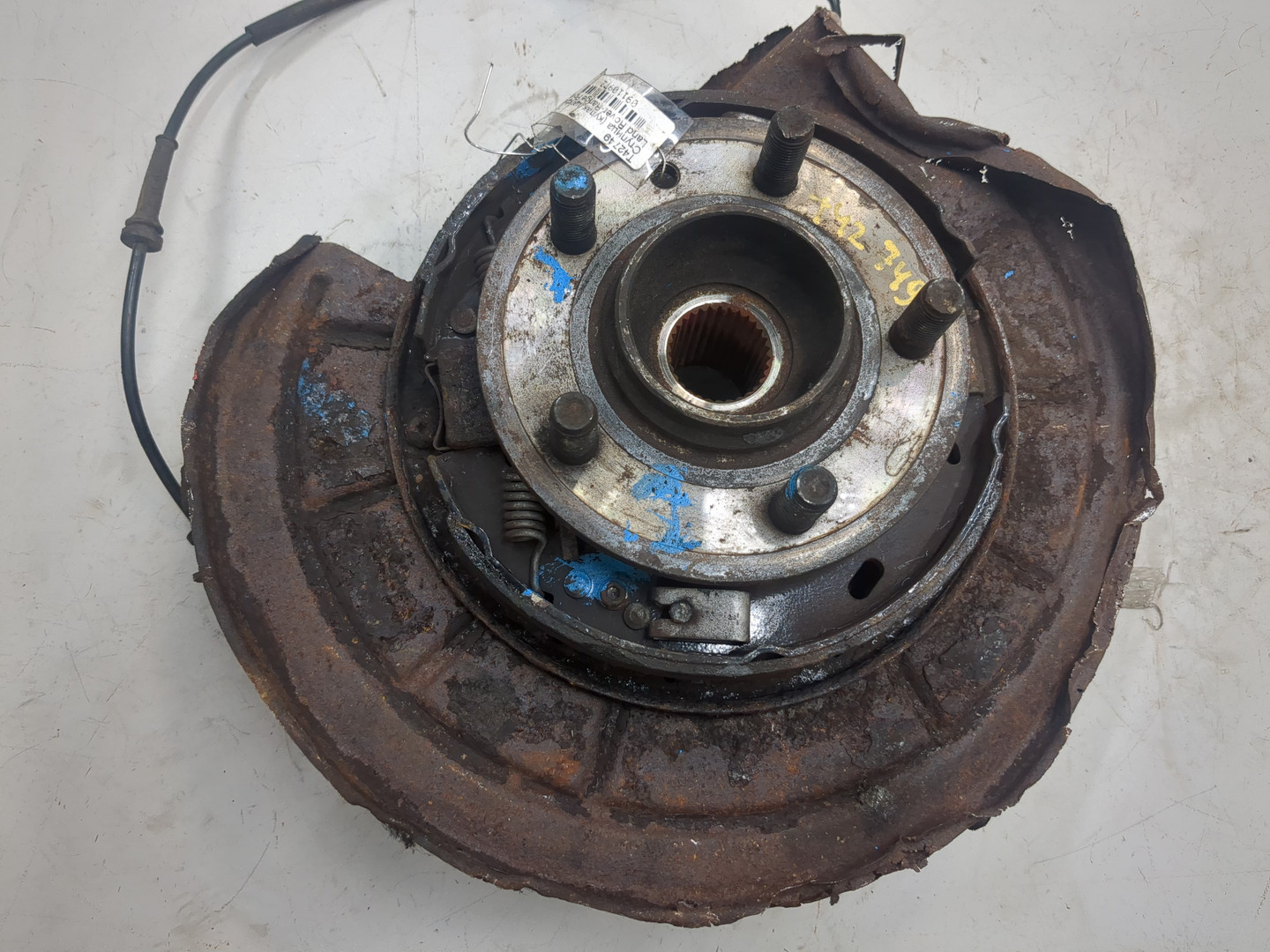 Кулак поворотный задний левый