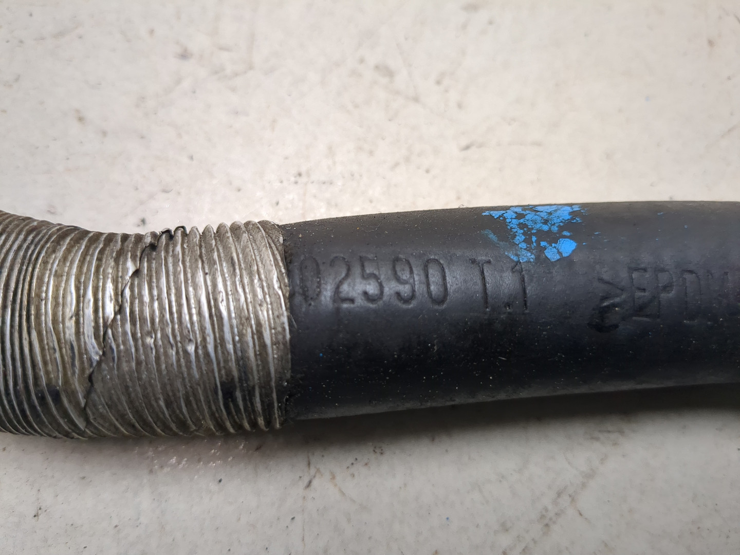 Трубка системы охлаждения