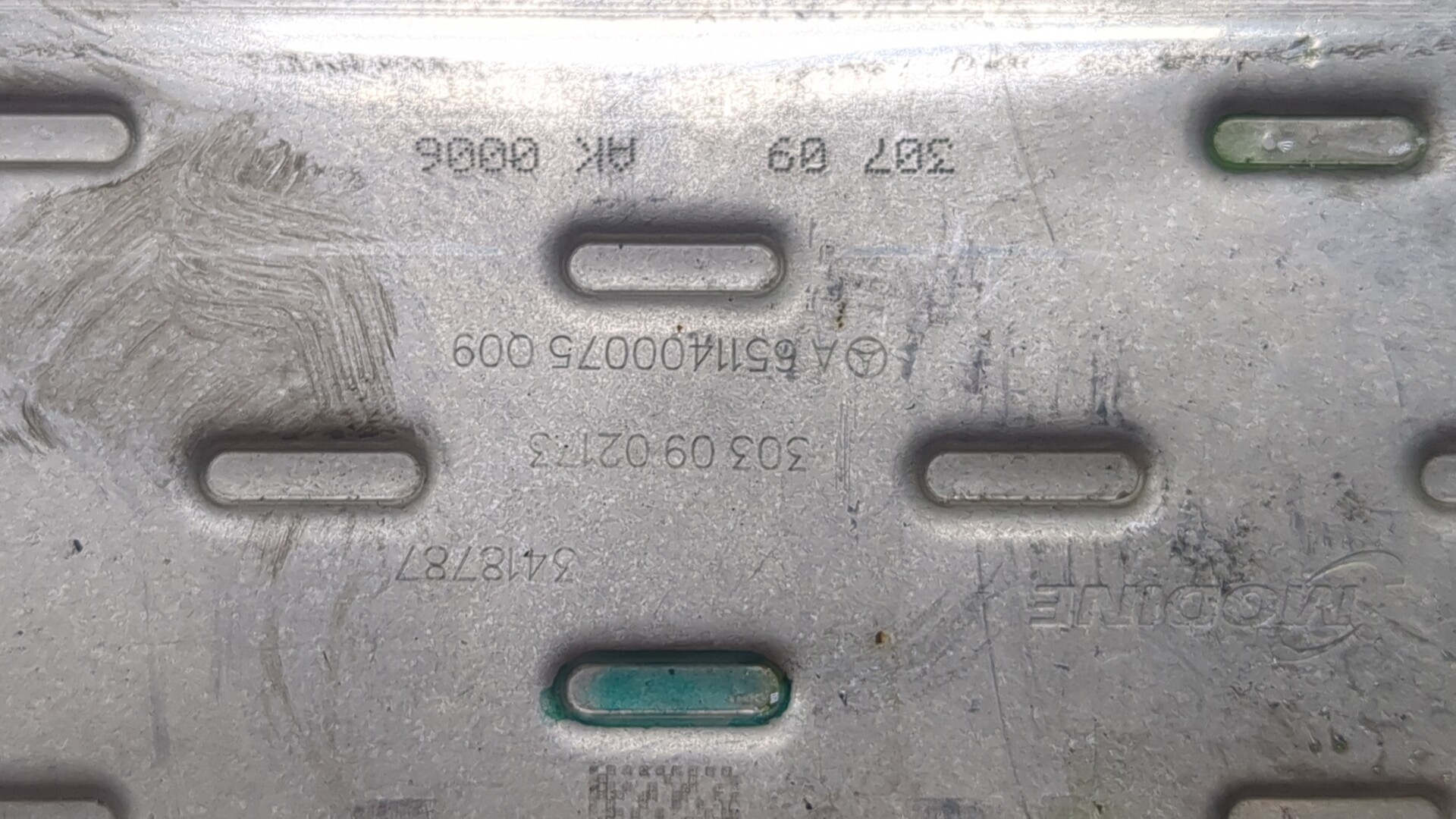 Тройник вентиляции картерных газов