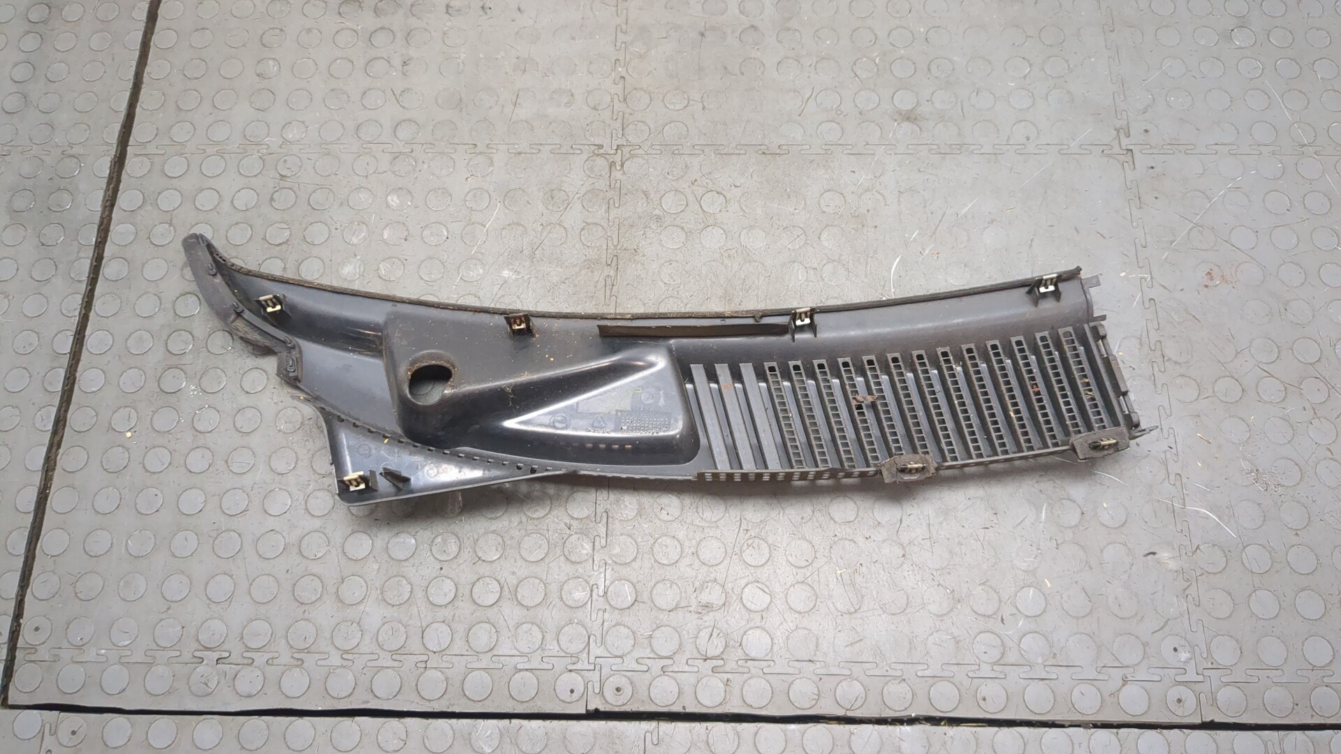 Решетка стеклоочистителей (Жабо)