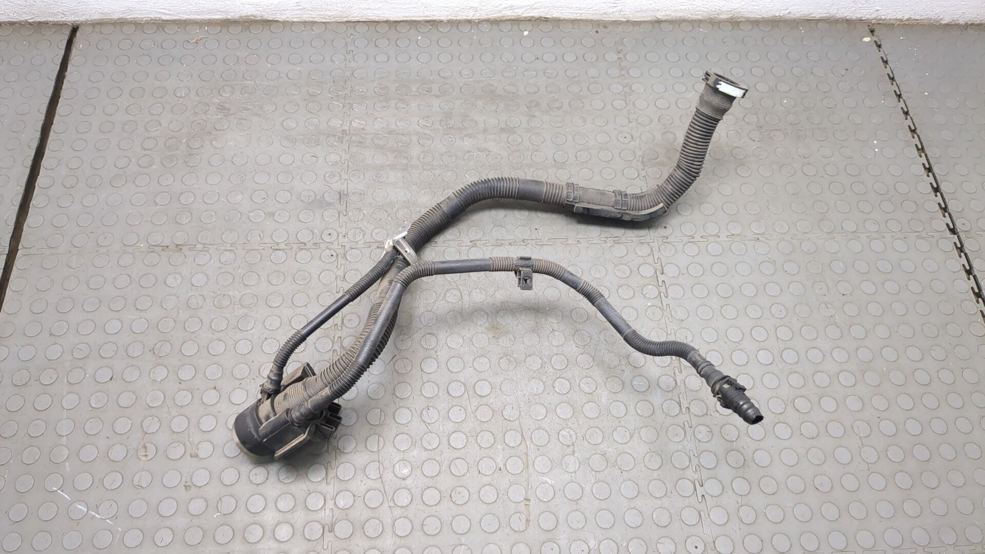 Горловина топливного бака