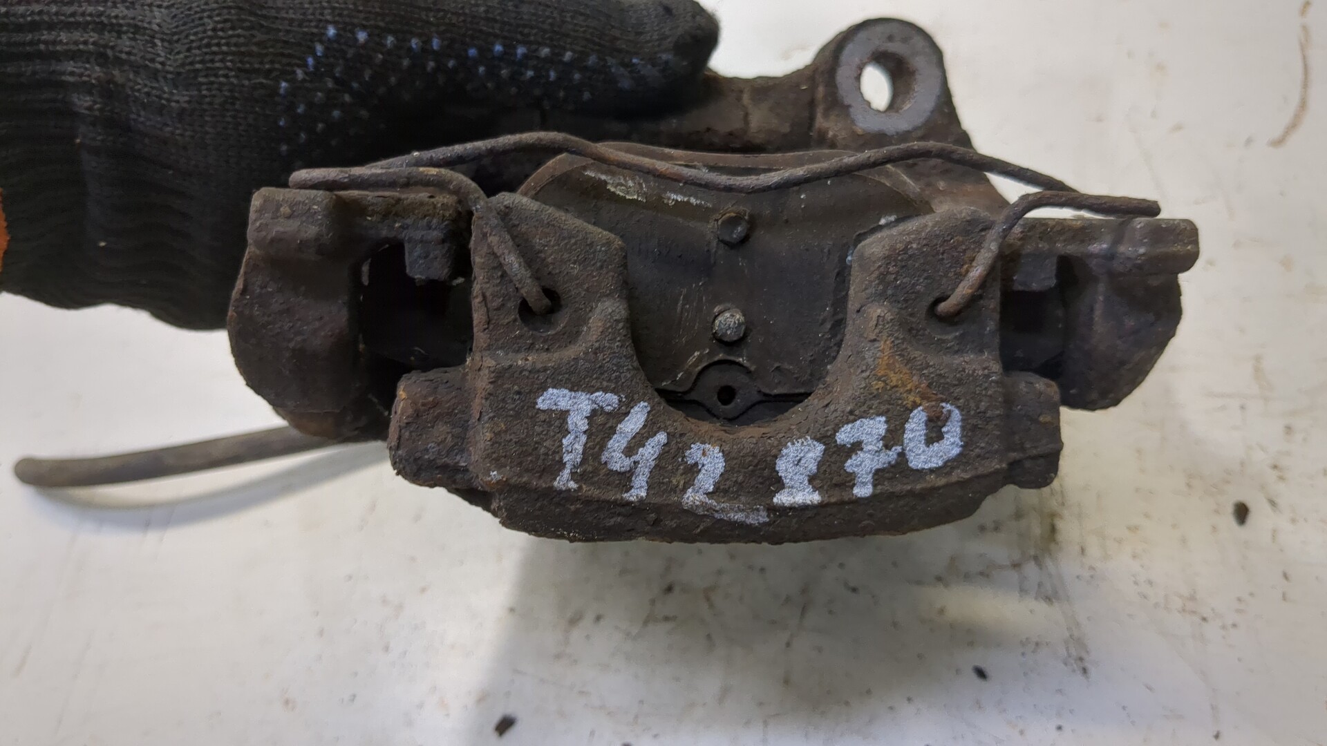 Суппорт задний левый