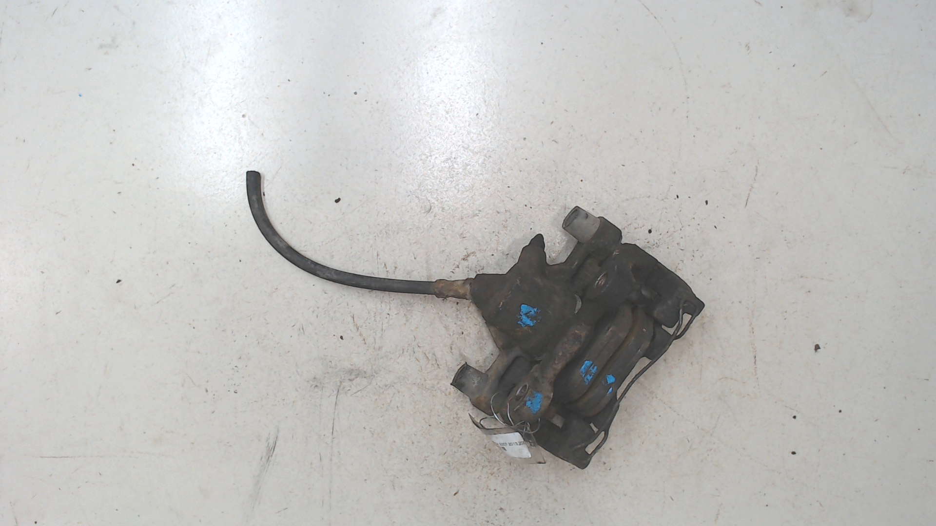 Суппорт задний левый