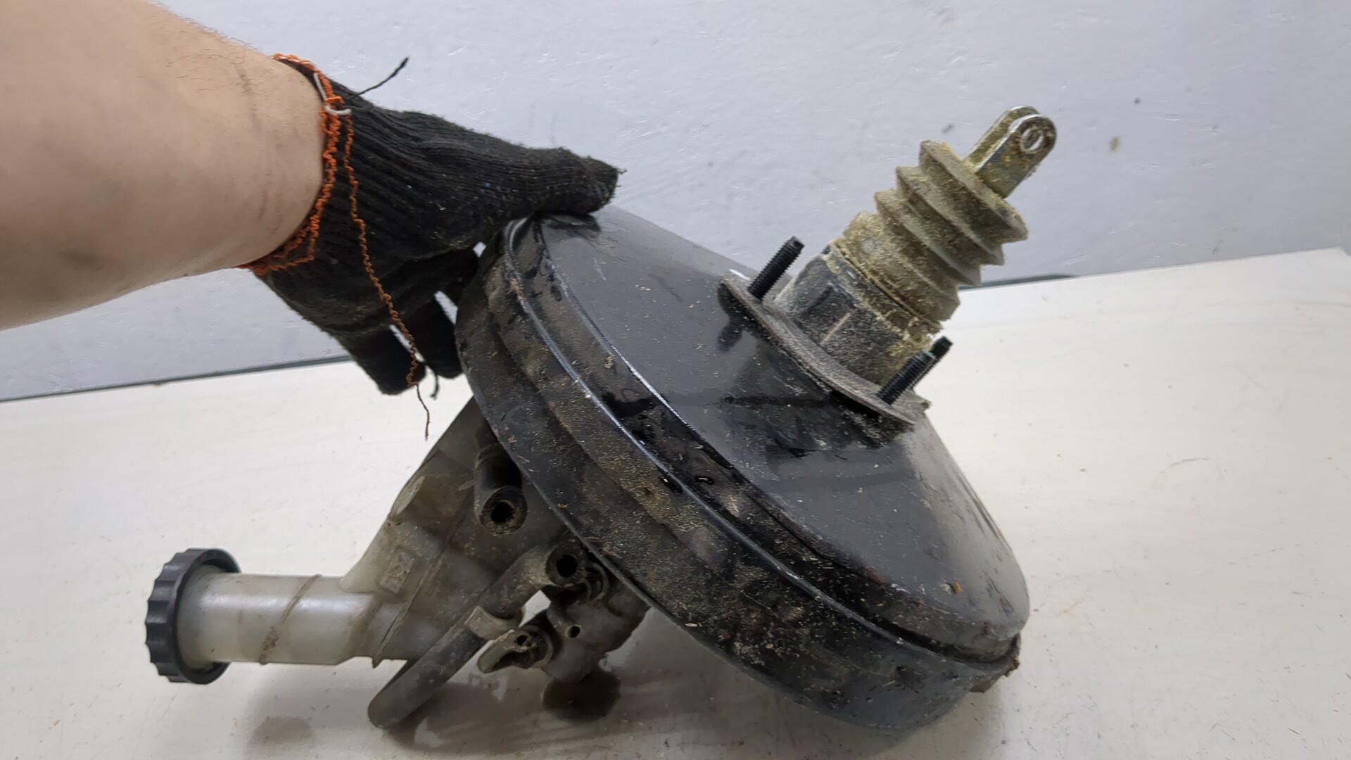 Цилиндр тормозной главный