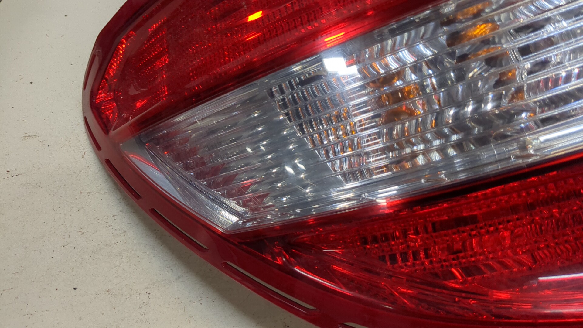 Фонарь задний левый