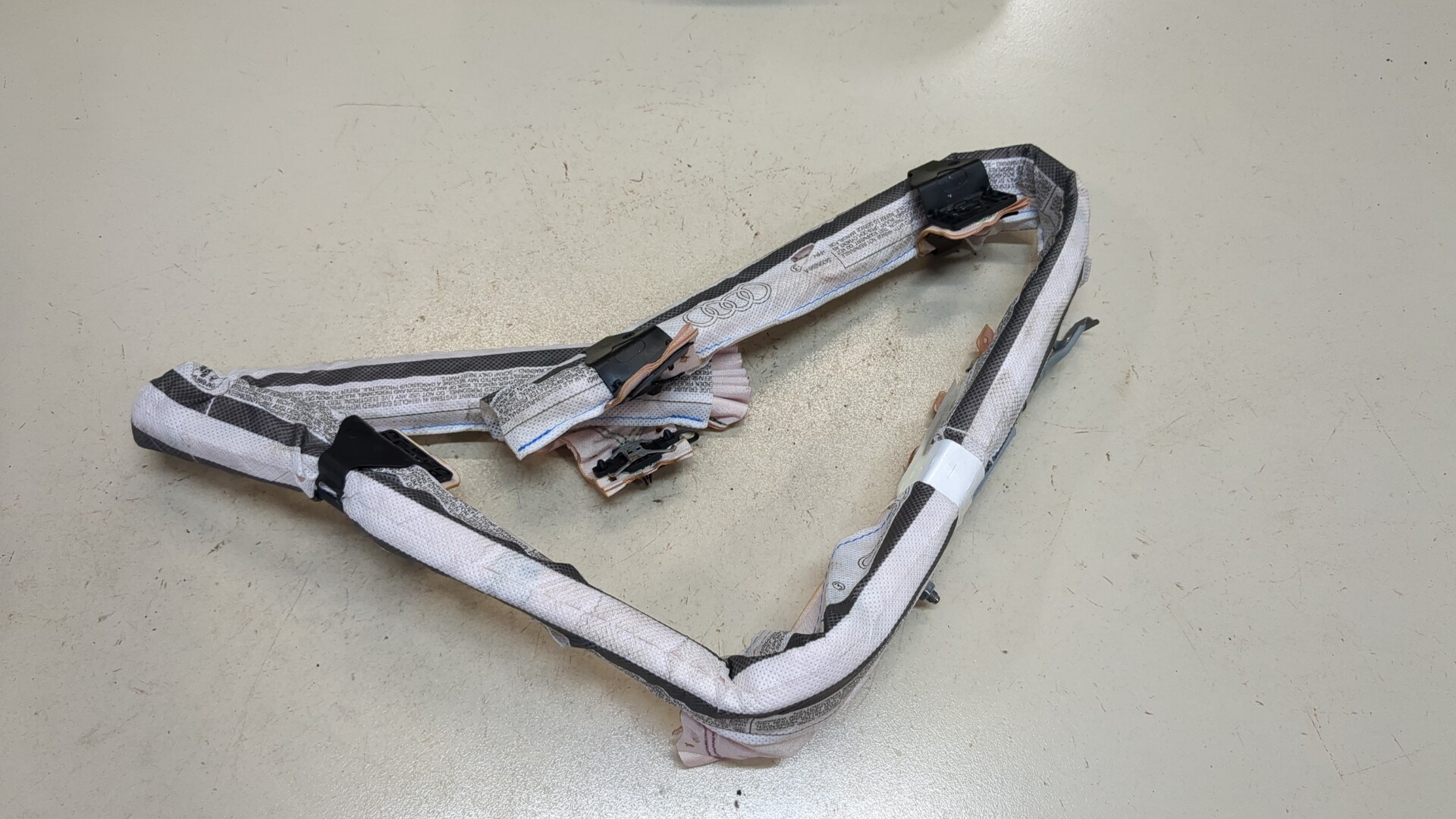 Подушка безопасности боковая (шторка)