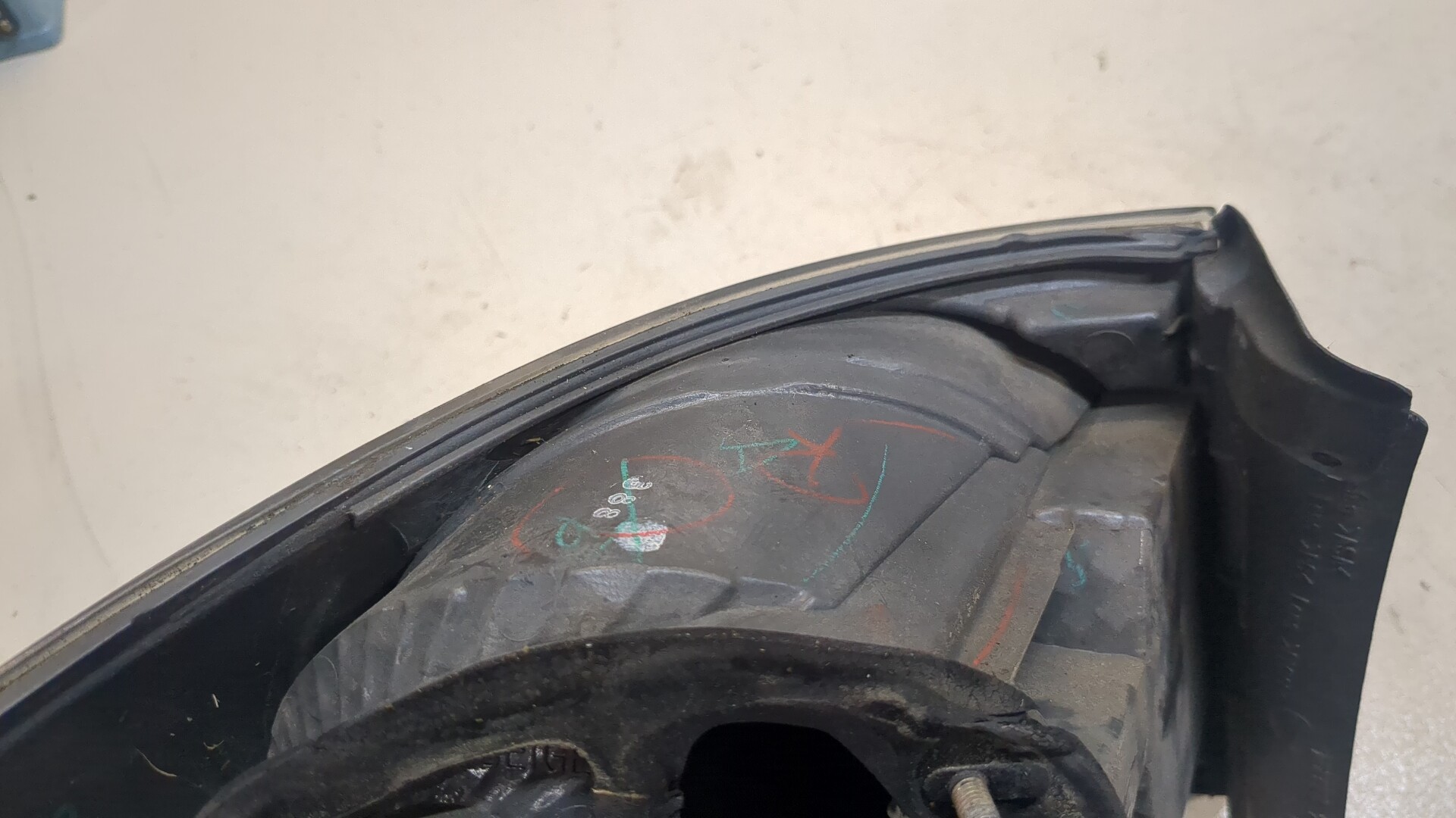 Фонарь задний правый