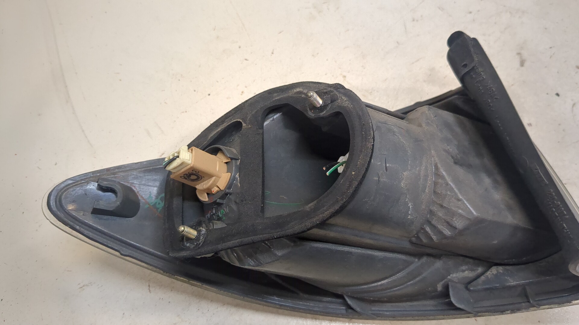 Фонарь задний правый