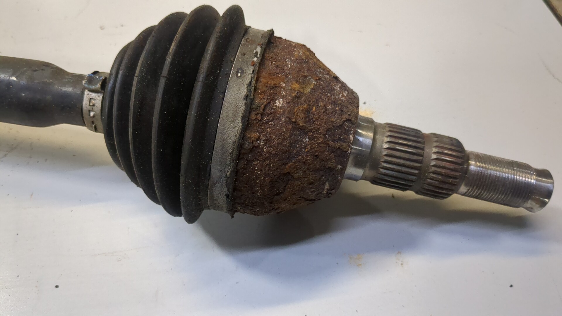 Полуось передняя правая