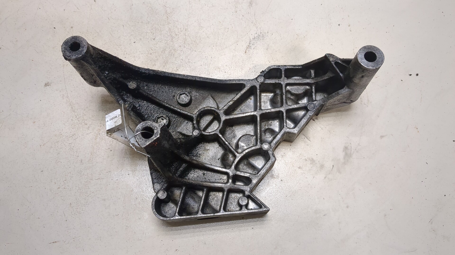 Кронштейн двигателя