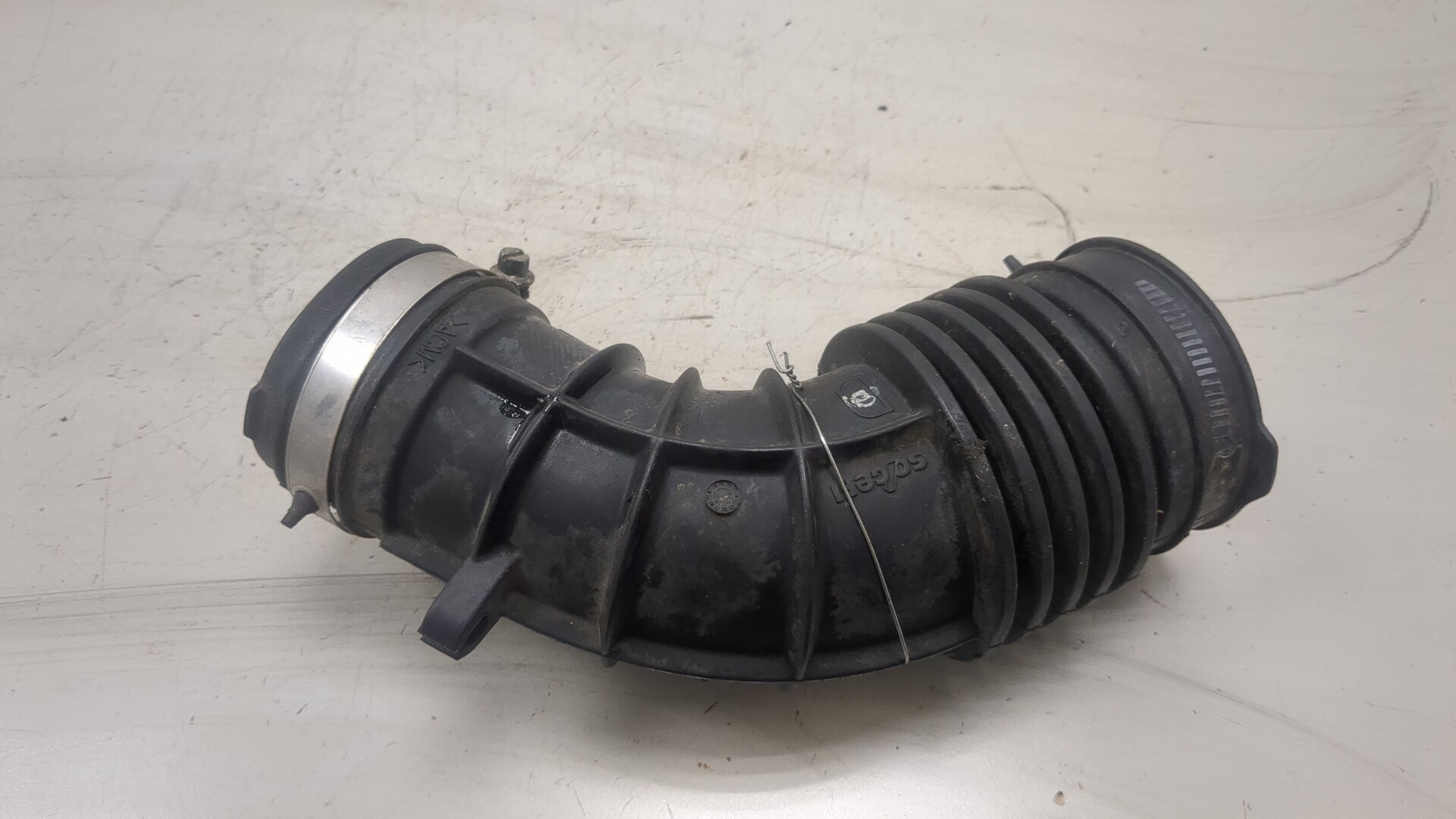 Патрубок воздушного фильтра