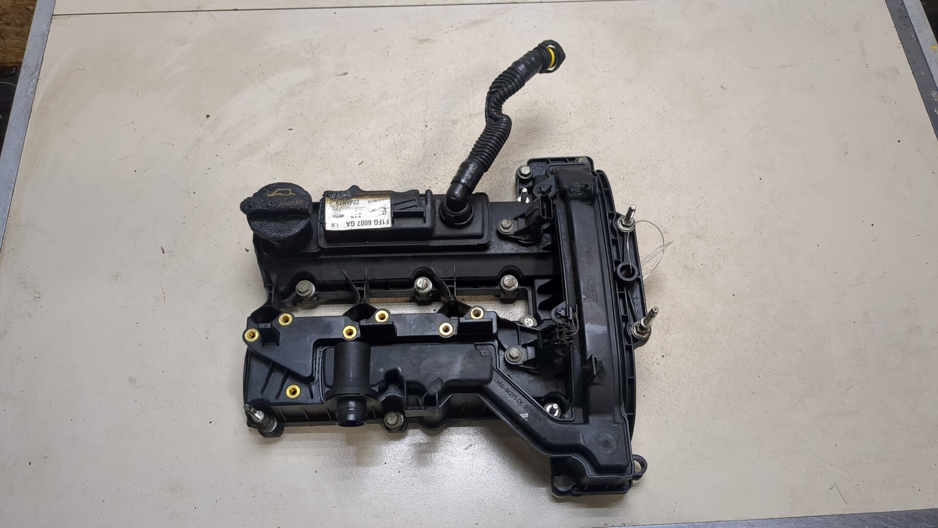 Крышка клапанная ГБЦ