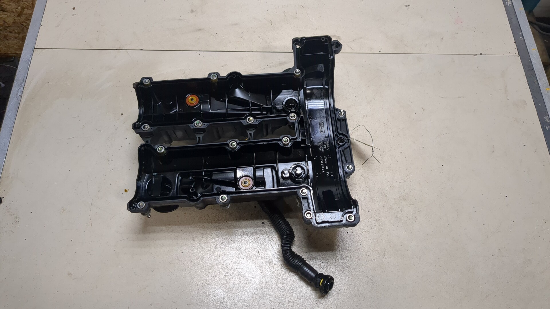 Крышка клапанная ГБЦ