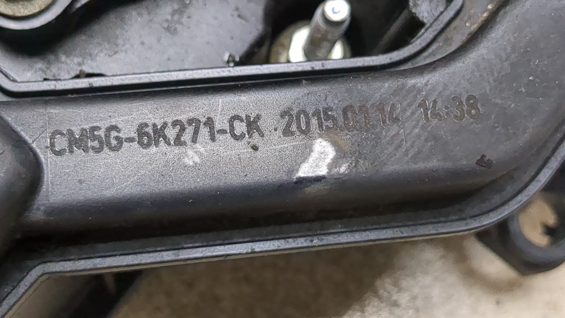 Крышка клапанная ГБЦ