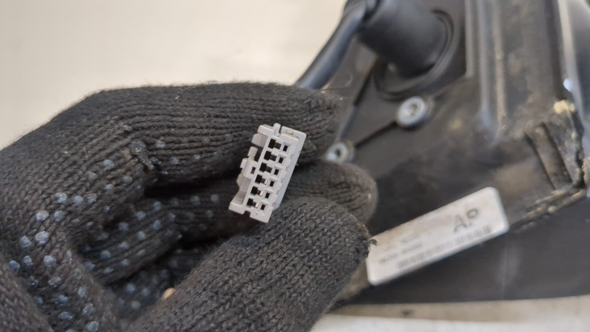 Зеркало правое электрическое