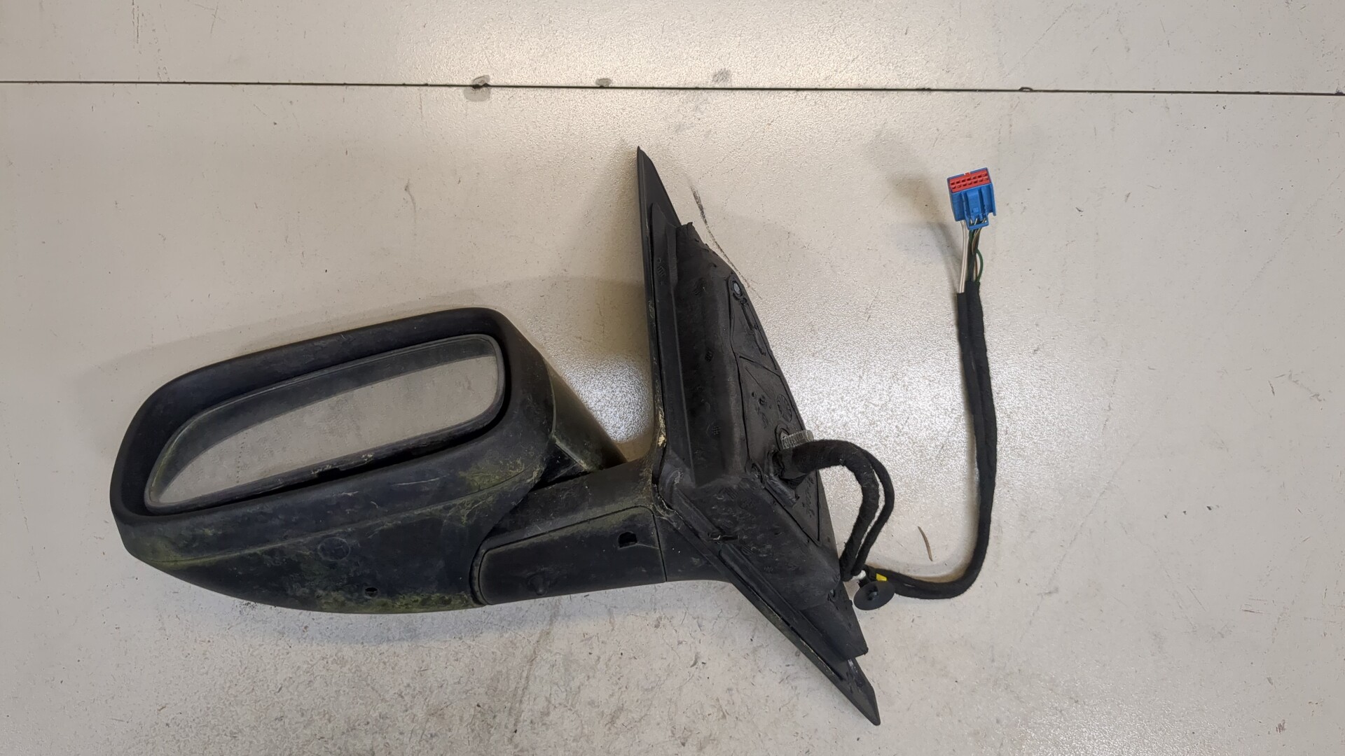 Зеркало левое электрическое