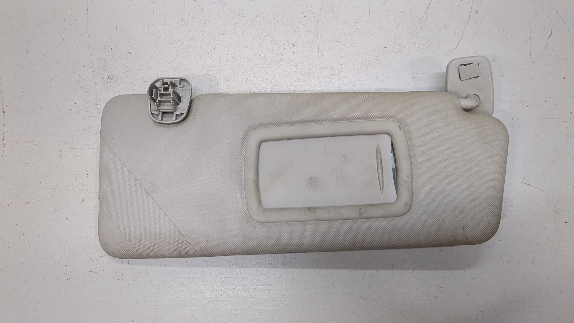 Козырек солнцезащитный