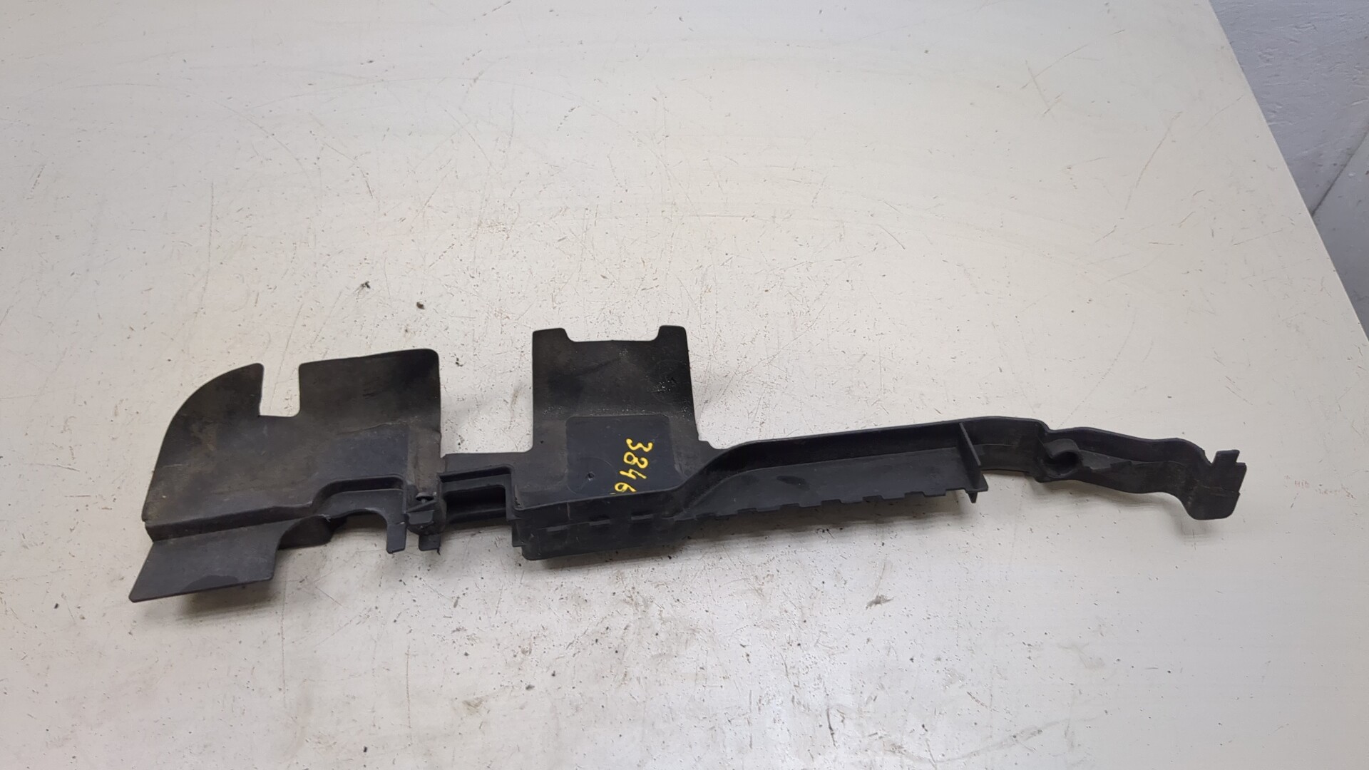 Воздуховод радиатора правый