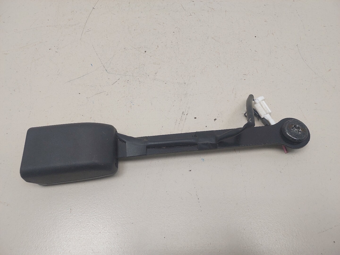 Ответная часть ремня безопасности