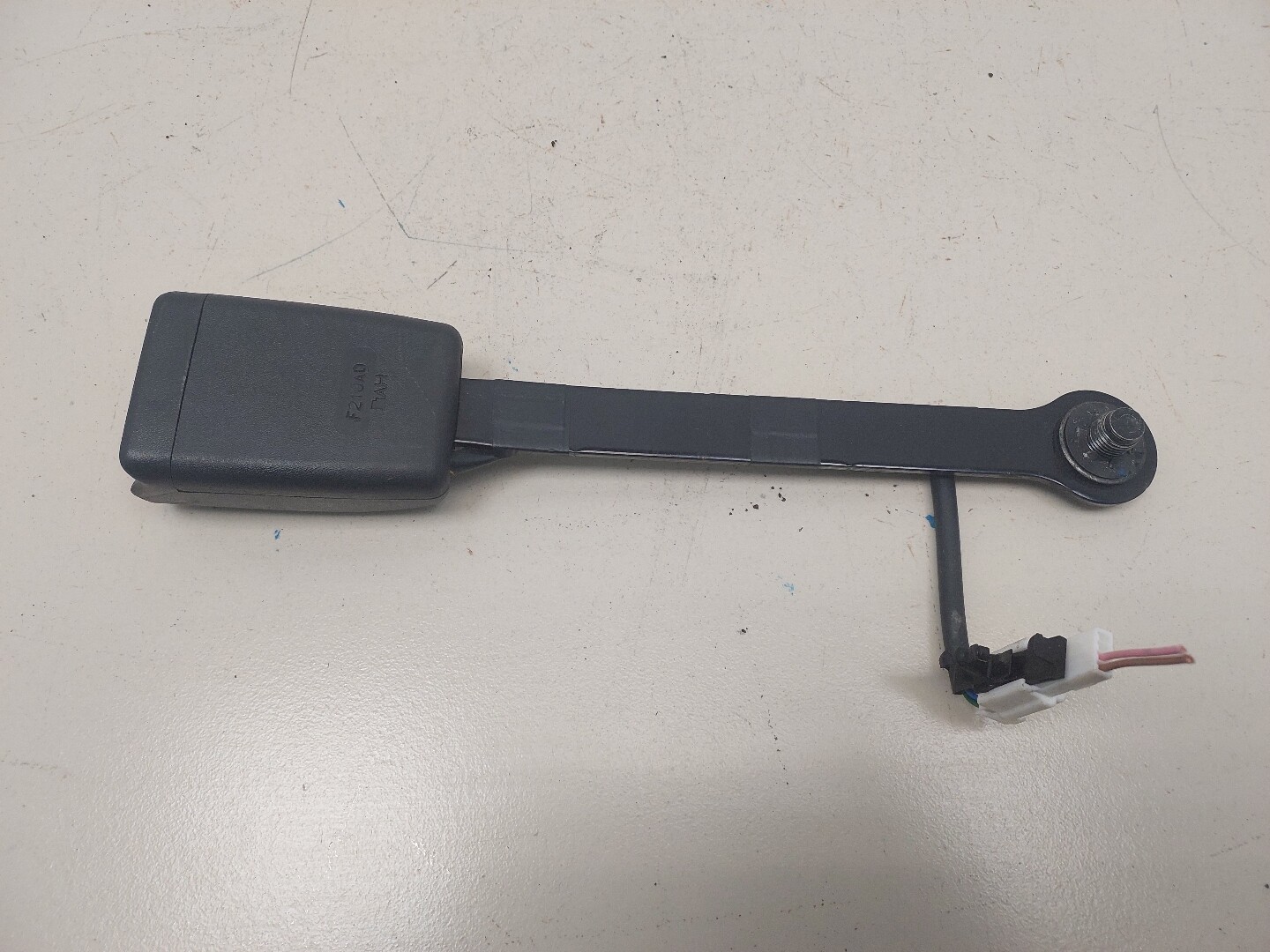 Ответная часть ремня безопасности