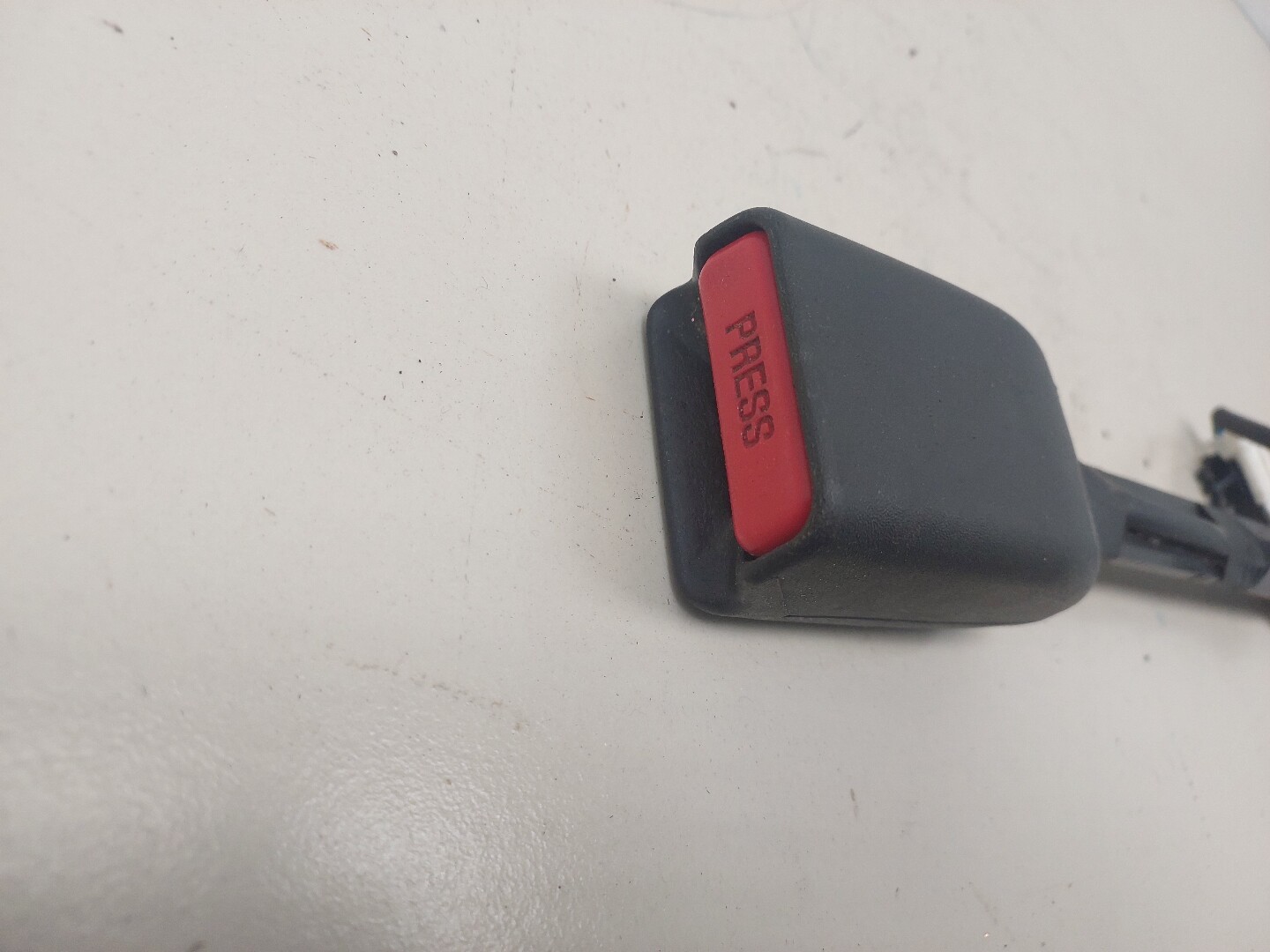 Ответная часть ремня безопасности