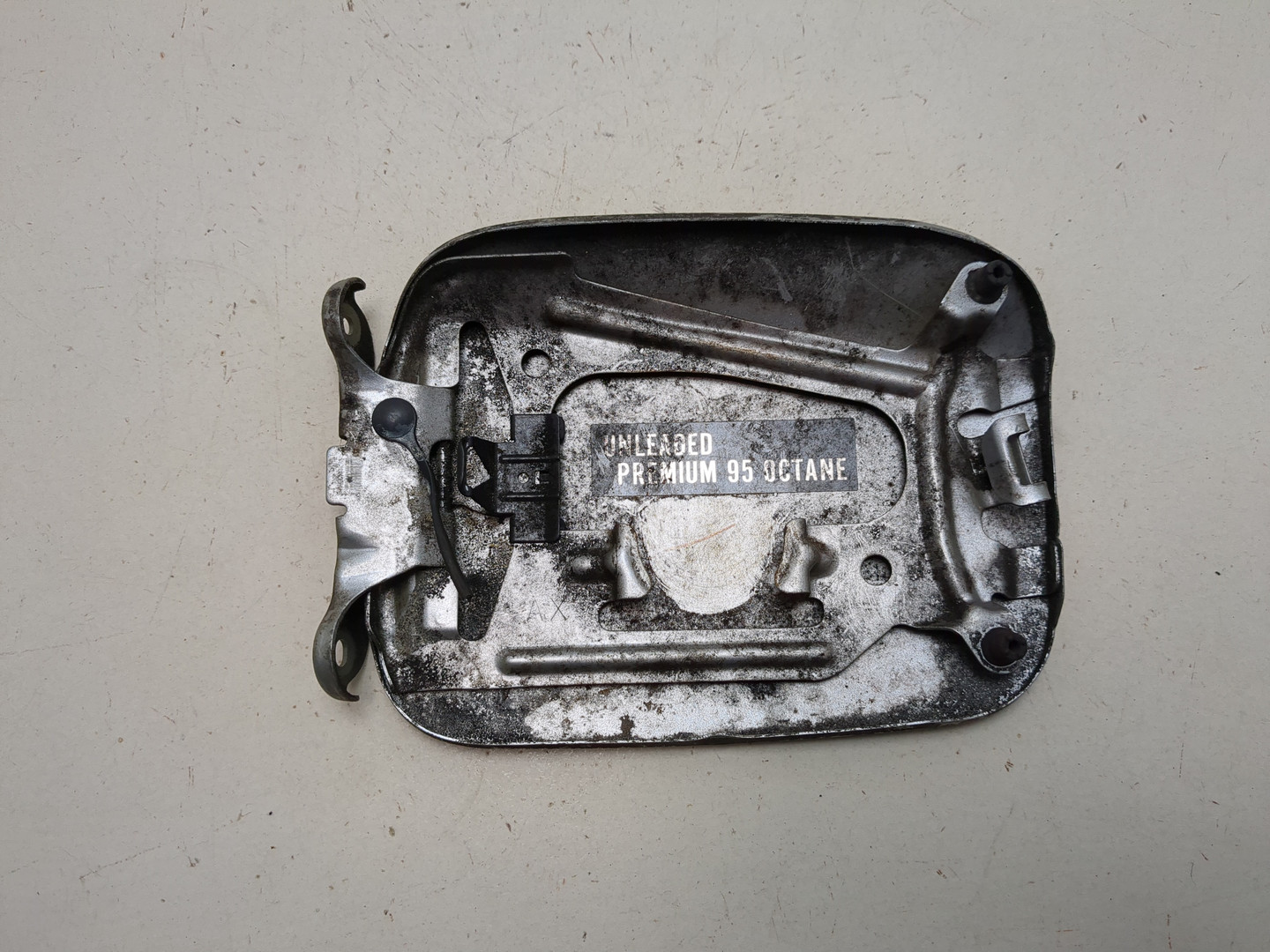 Лючок бензобака