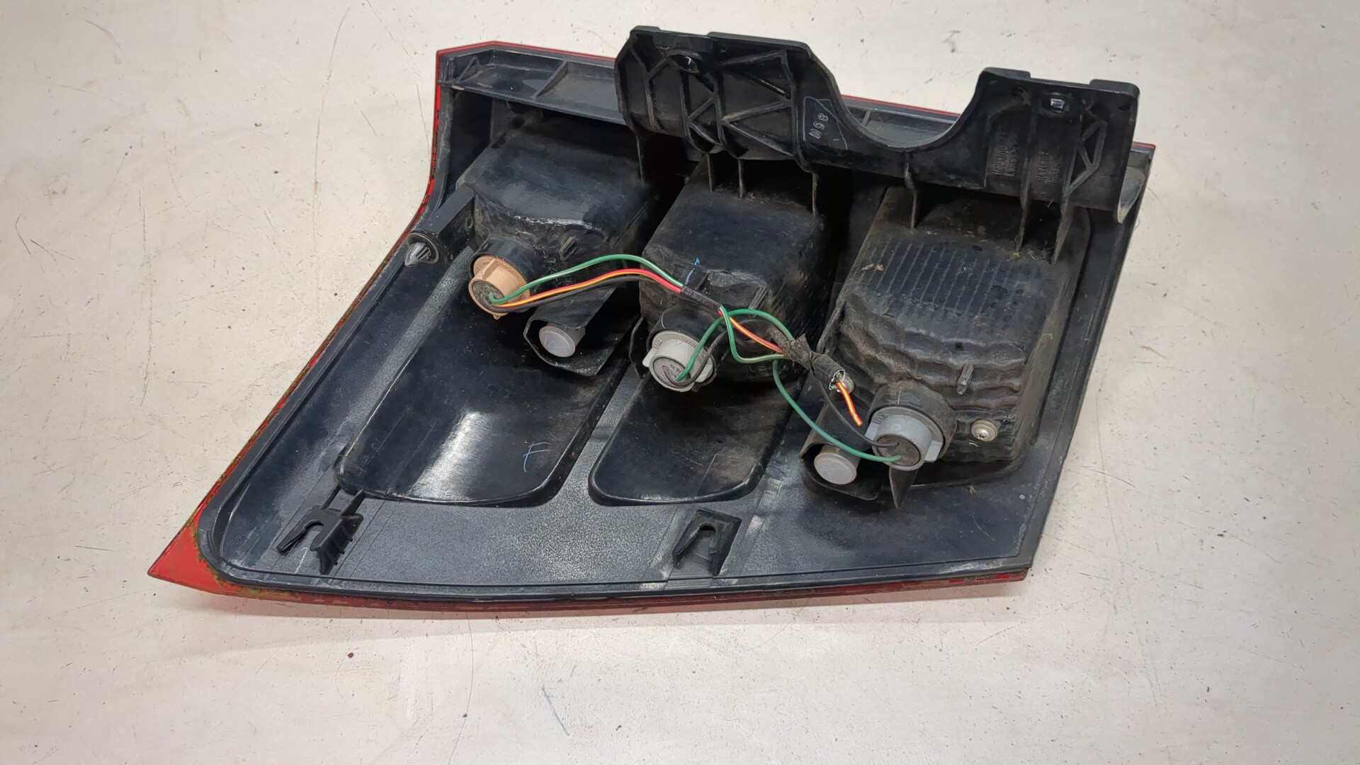 Фонарь задний правый