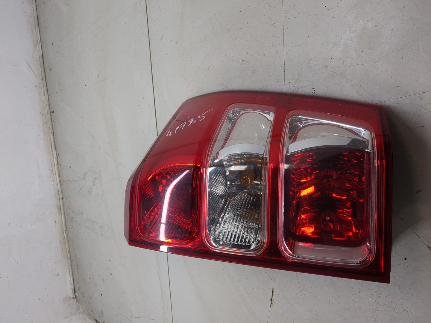 Фонарь задний правый