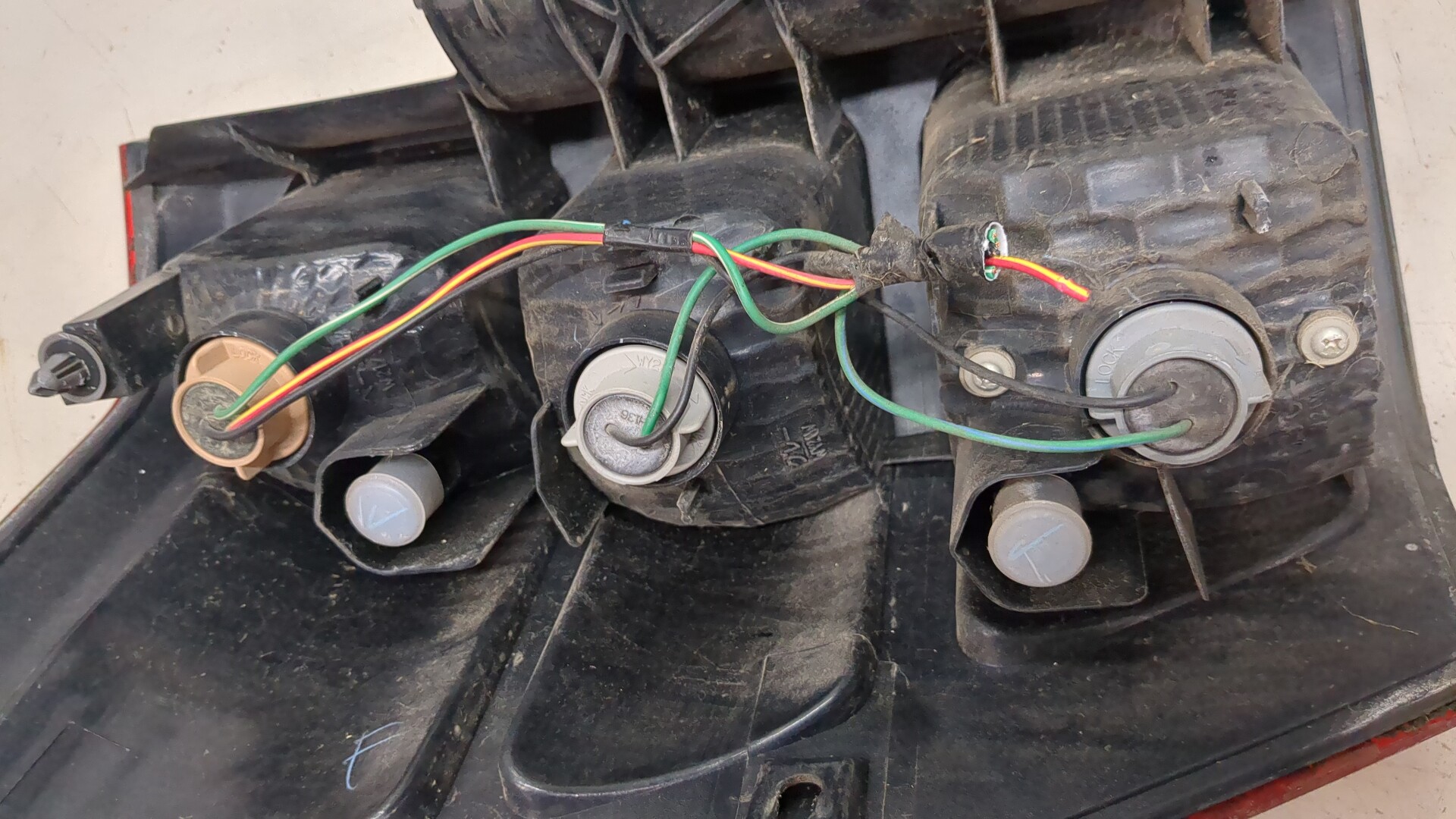 Фонарь задний правый