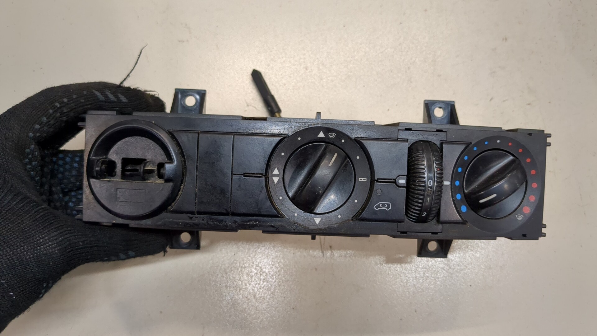 Переключатель отопителя