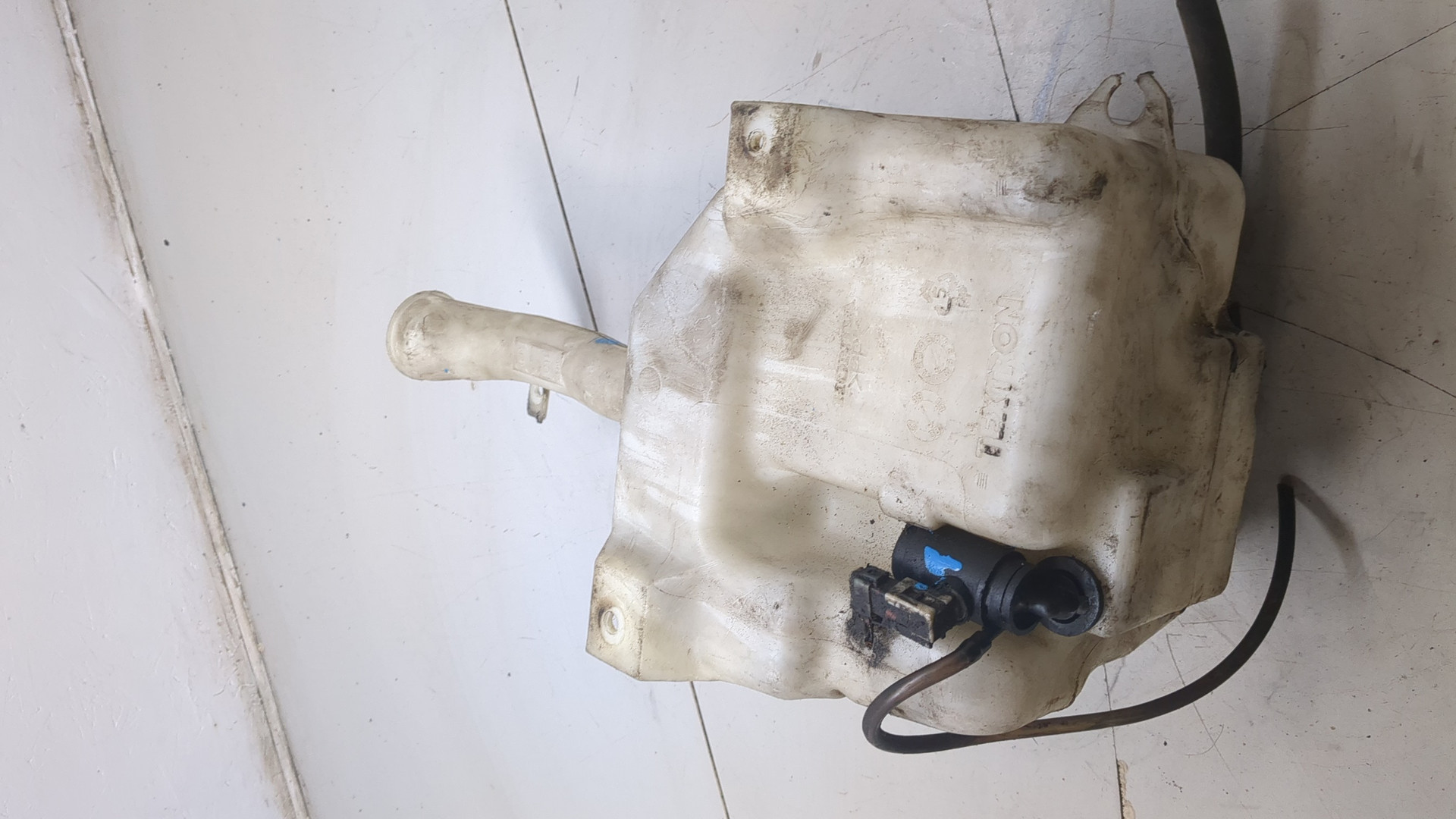 Бачок омывателя лобового стекла