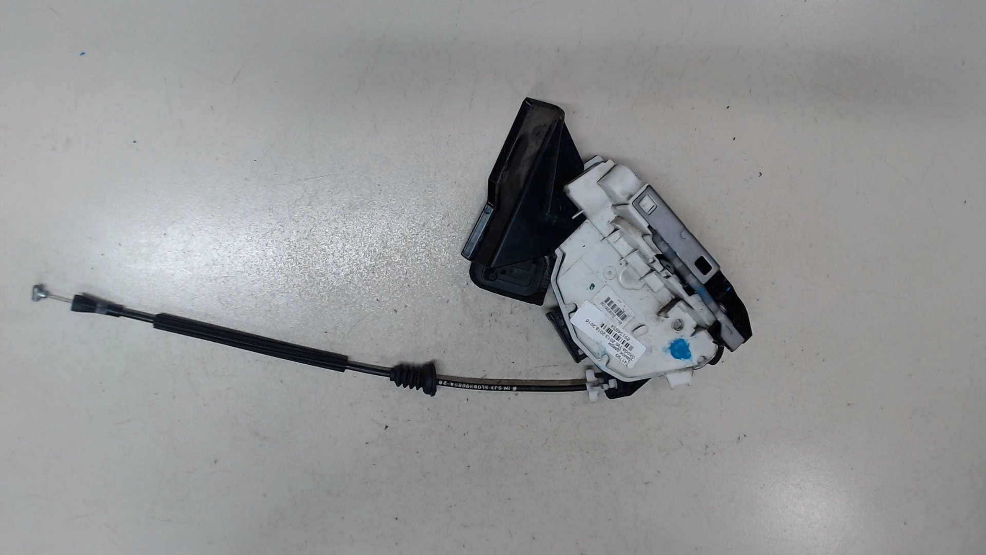 Замок двери задней левой