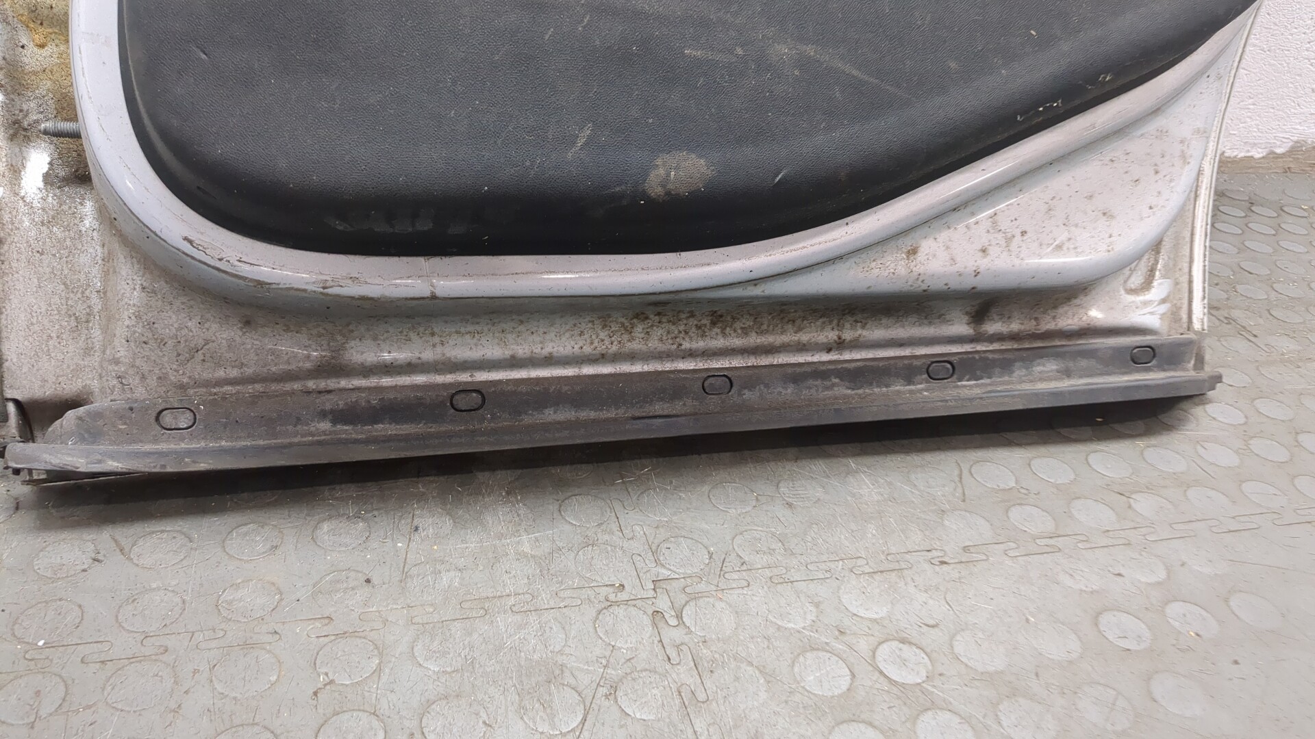 Дверь задняя правая