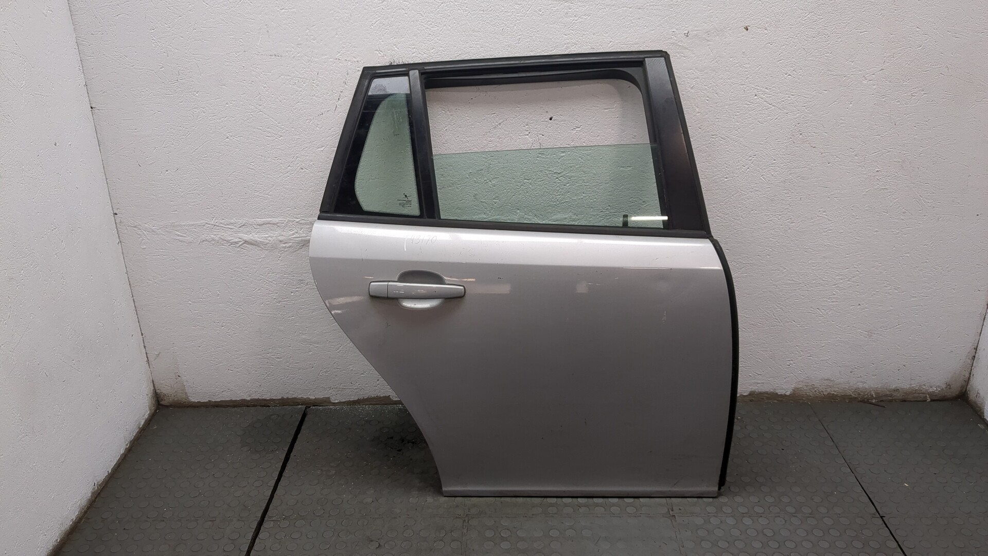 Дверь задняя правая