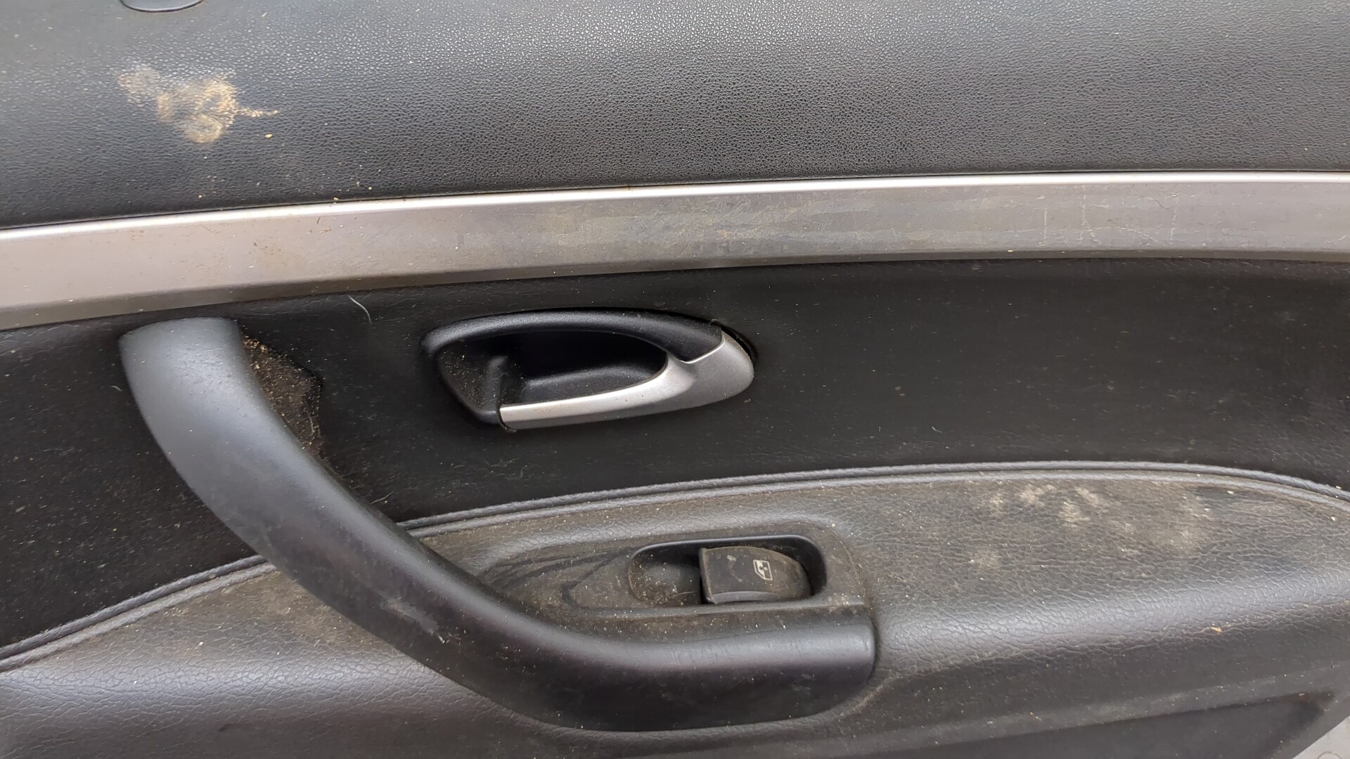 Дверь задняя правая