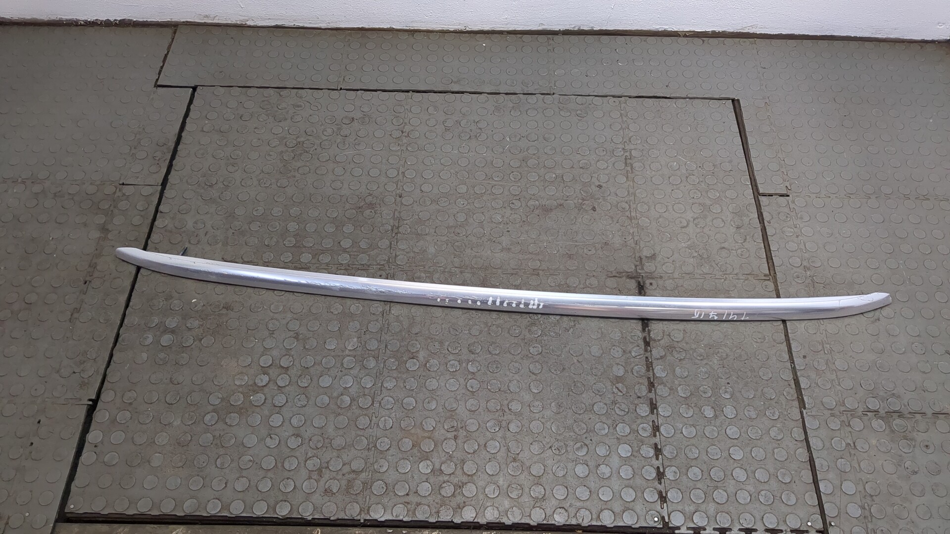 Рейлинг (релинг) правый (планка на крышу)