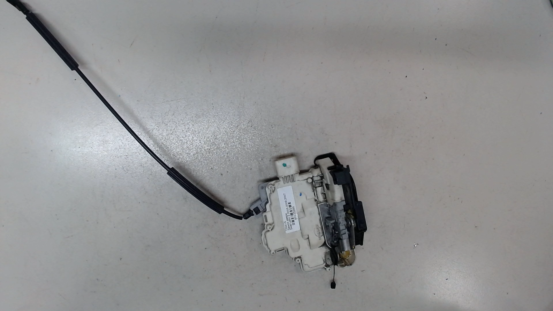 Замок двери передней правой