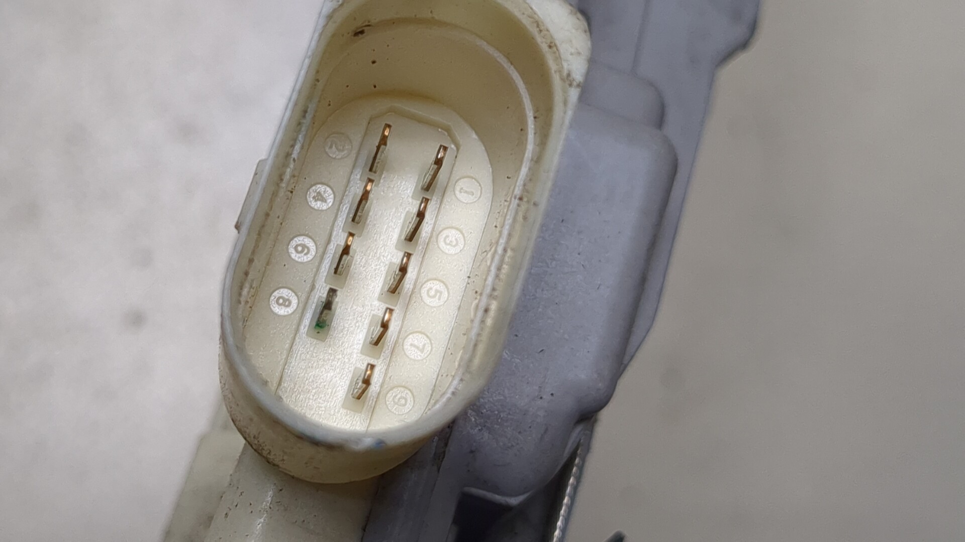 Замок двери передней правой