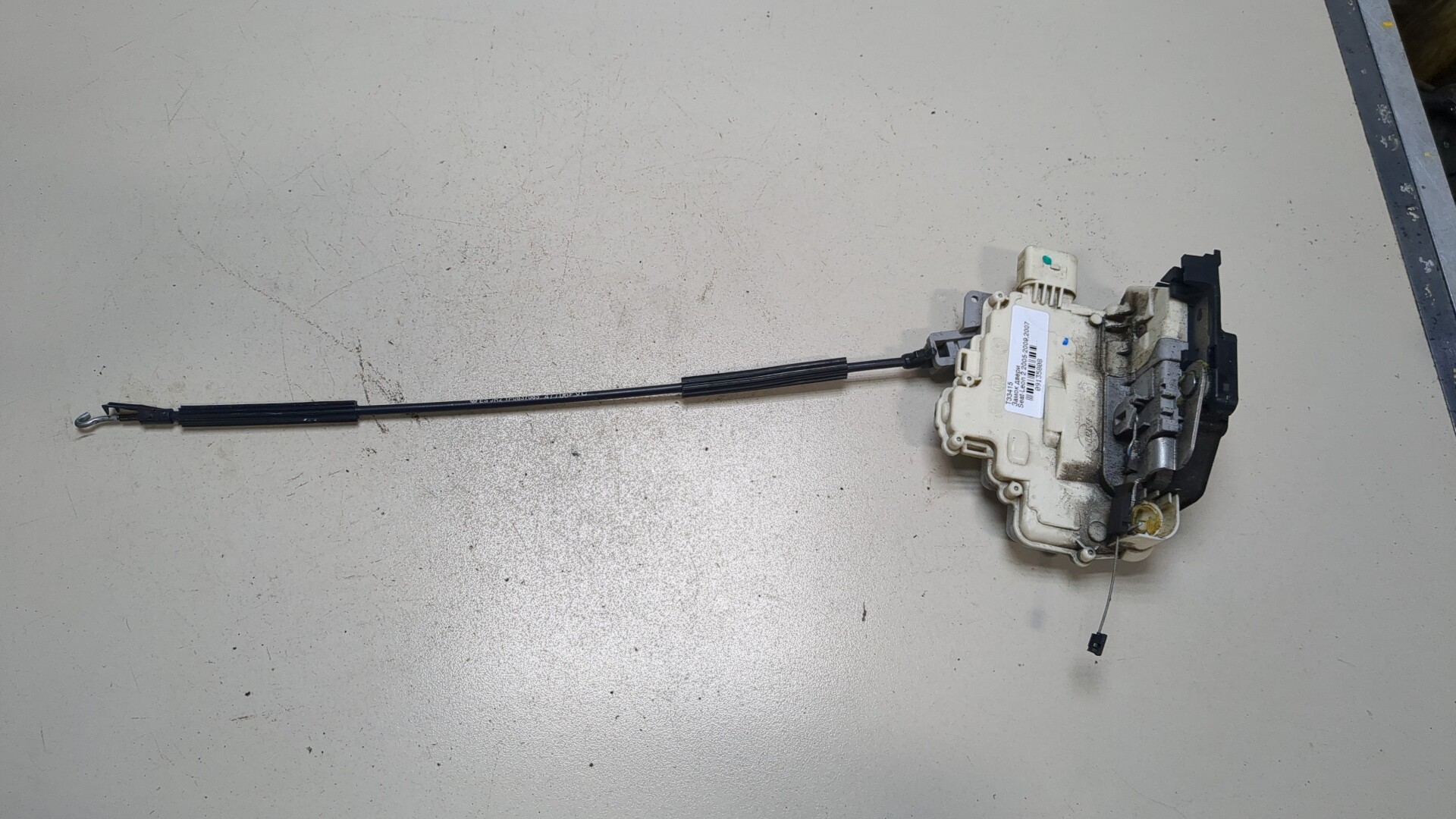 Замок двери передней правой