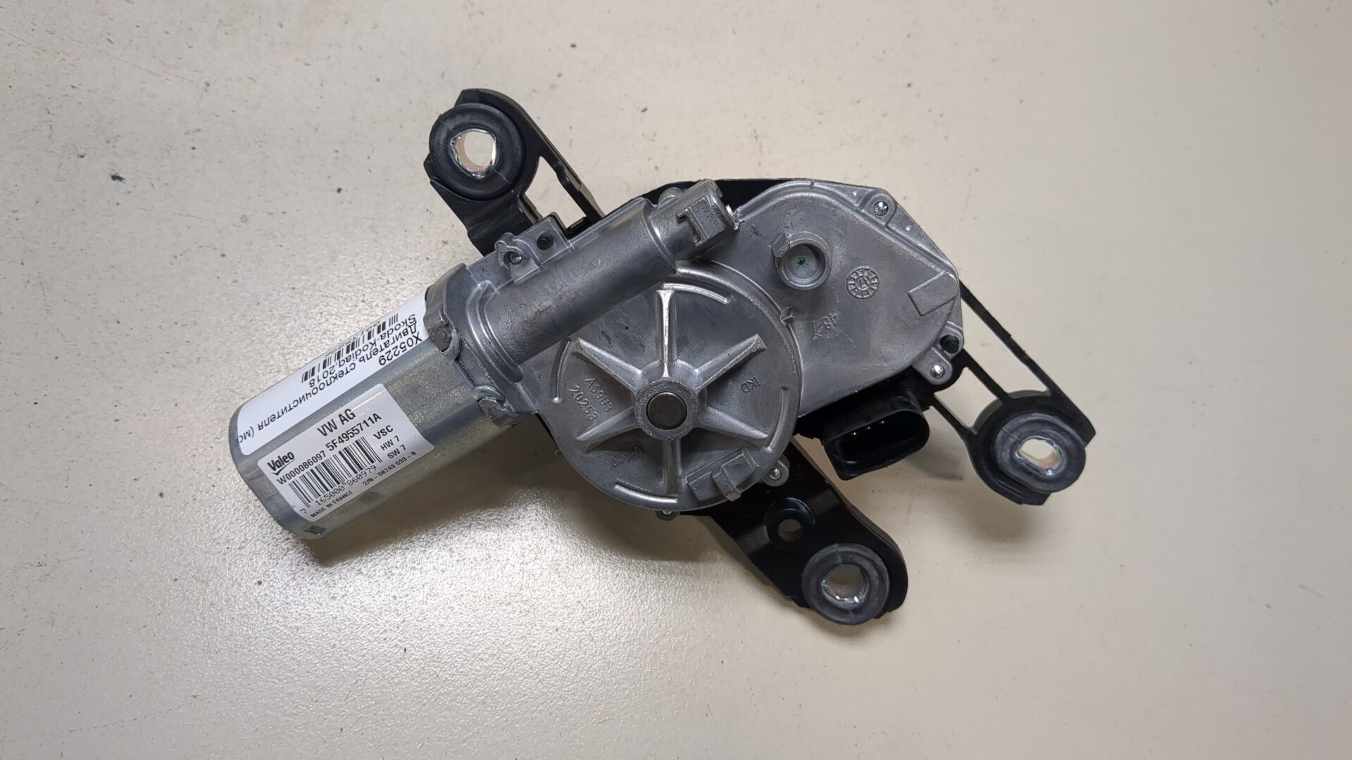 Моторчик стеклоочистителя задний