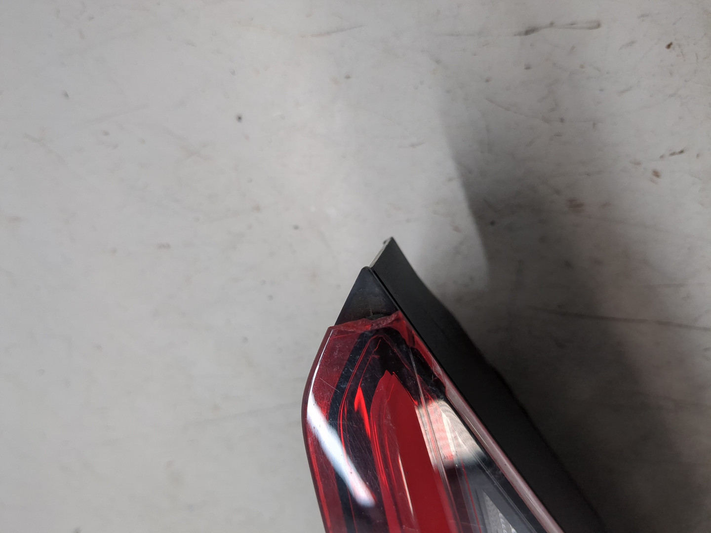 Фонарь задний внутренний левый