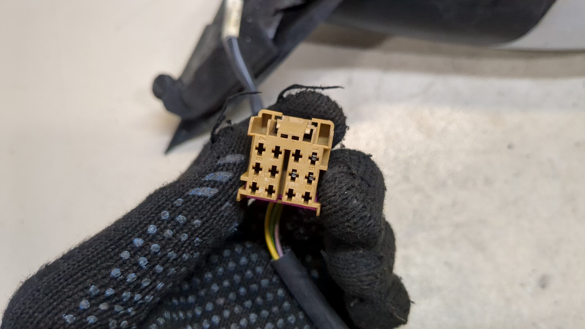 Зеркало правое электрическое