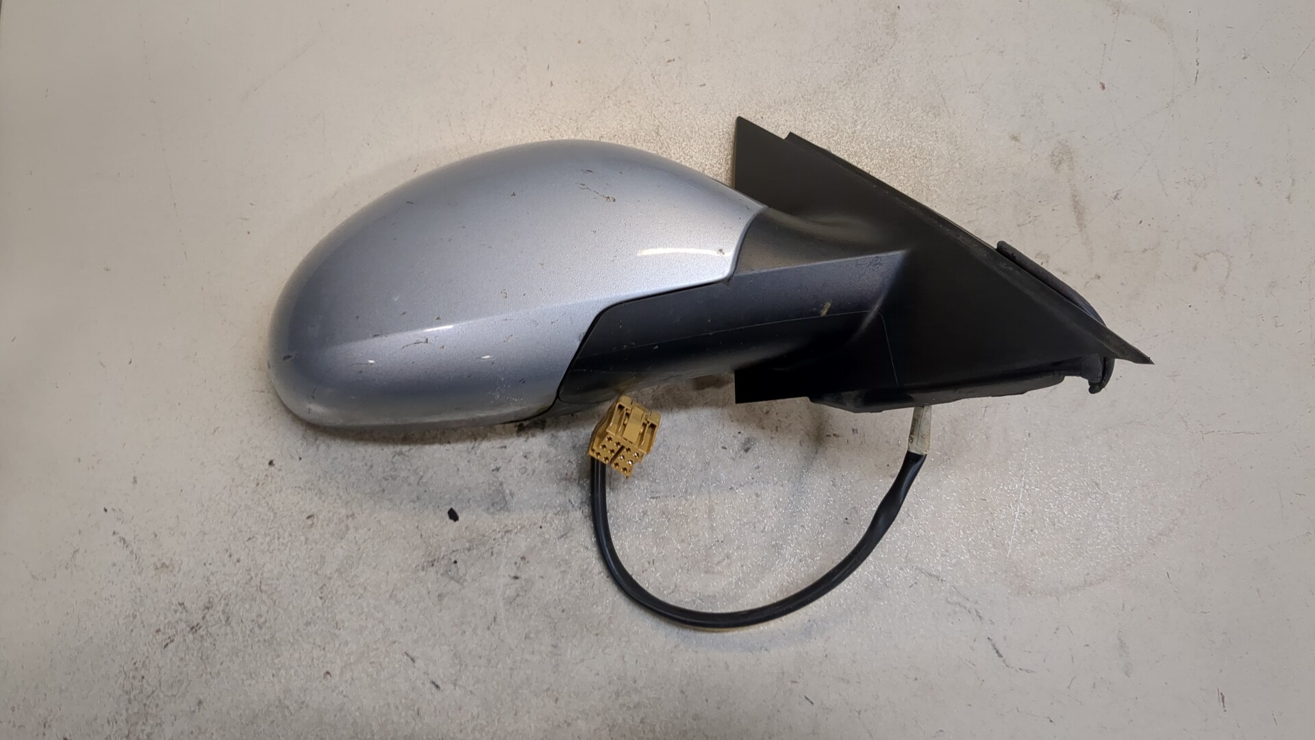 Зеркало правое электрическое