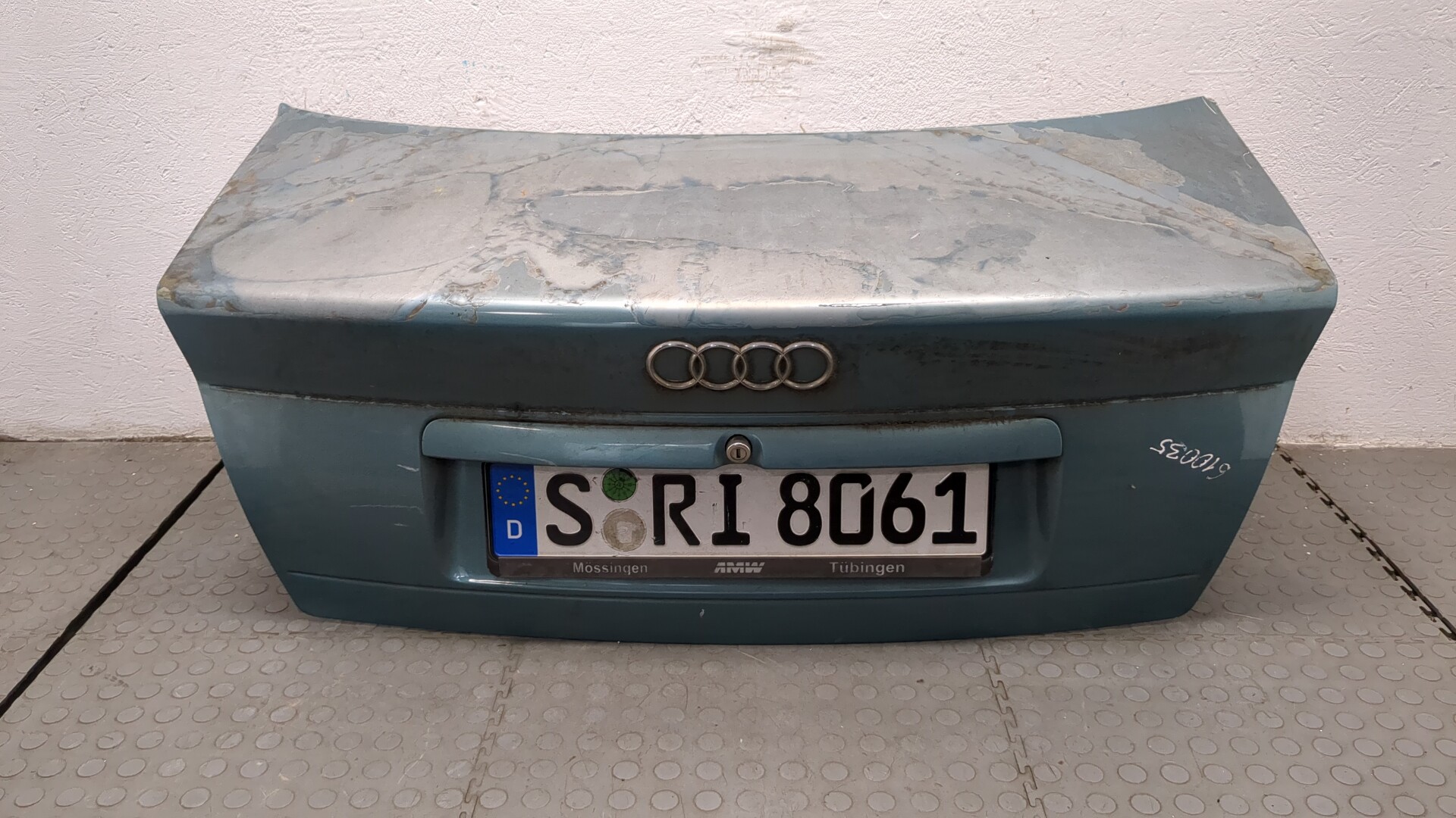 Дверь багажника