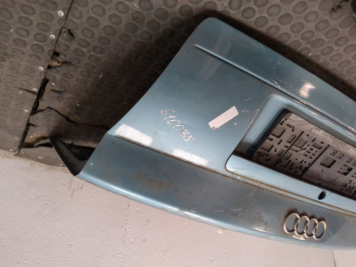 Дверь багажника