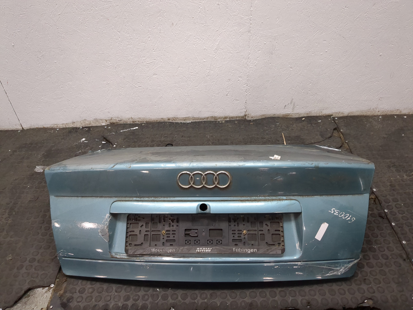 Дверь багажника