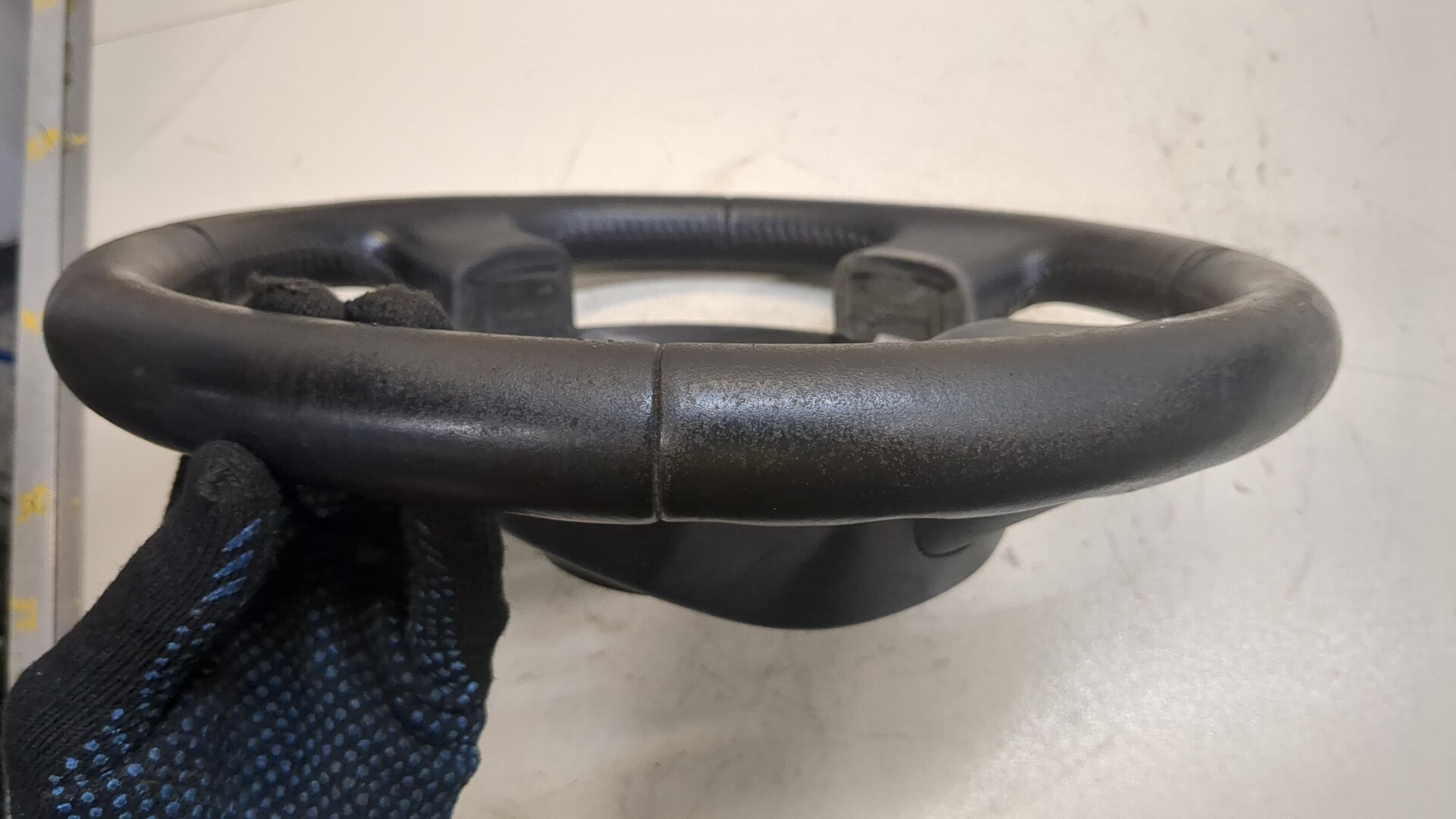 Рулевое колесо (руль)