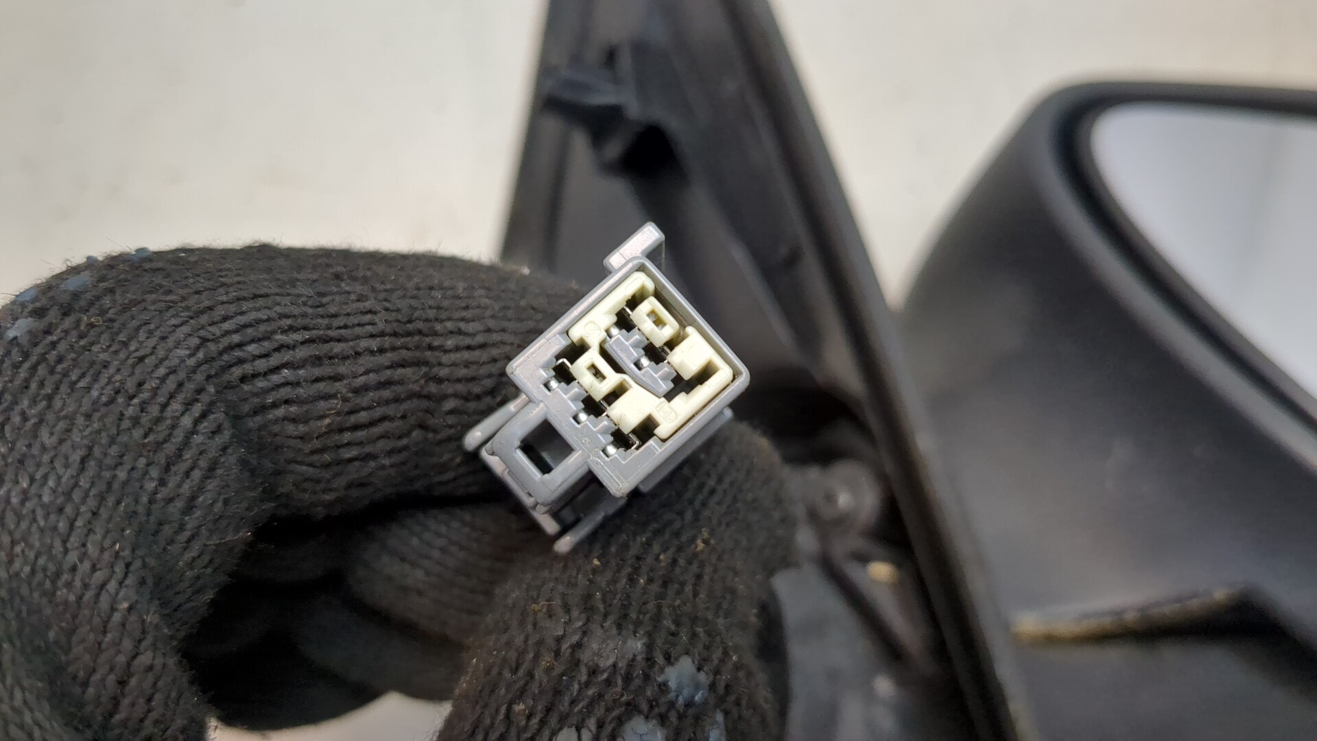 Зеркало правое электрическое